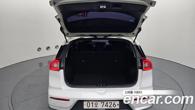 Kia Niro 2018 — фото 20