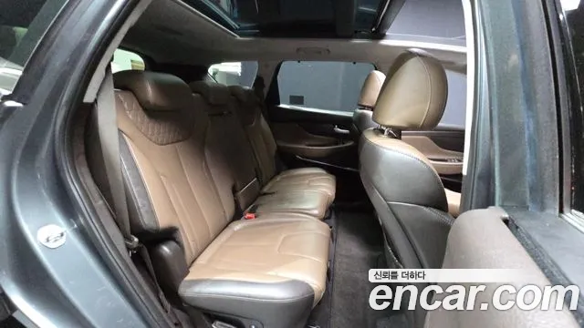 Hyundai Santafe 2019 — фото 18