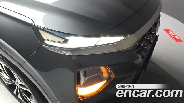 Hyundai Santafe 2019 — фото 8