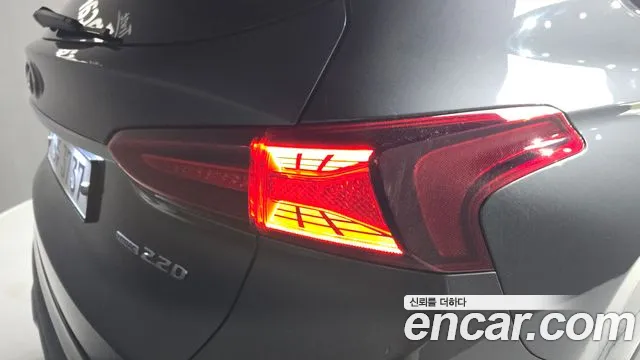 Hyundai Santafe 2019 — фото 9