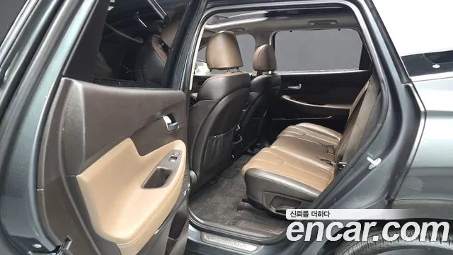 Hyundai Santafe 2019 — фото 16