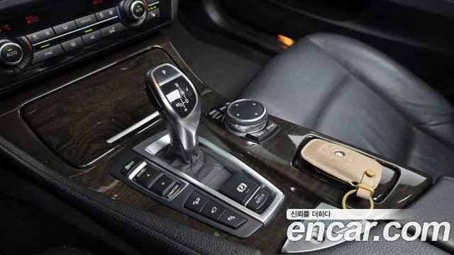 BMW 5-Series 2016 — фото 11