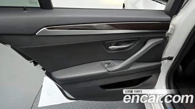 BMW 5-Series 2016 — фото 14