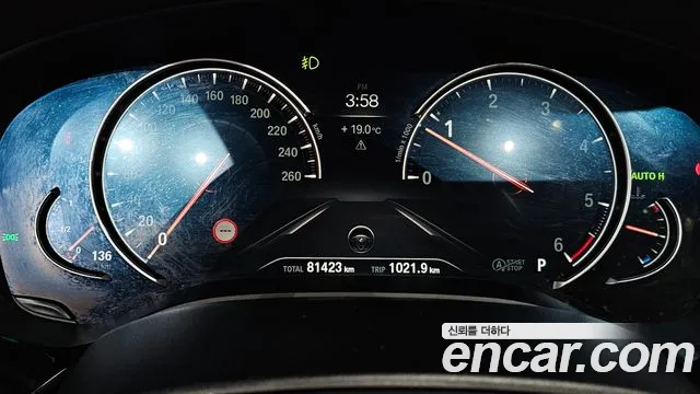 BMW 5-Series 2018 — фото 11