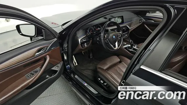 BMW 5-Series 2018 — фото 13
