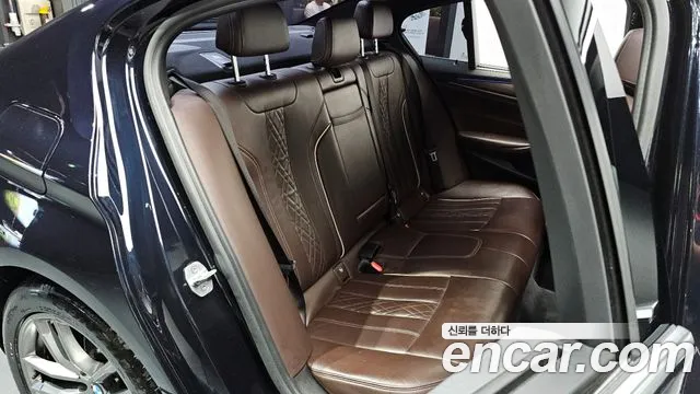 BMW 5-Series 2018 — фото 16