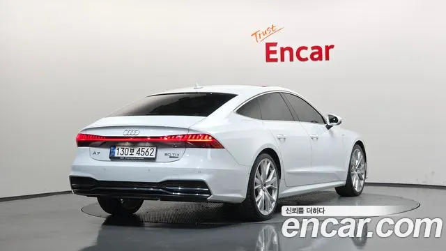 Audi A7 2022 — фото 2
