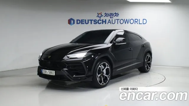 Lamborghini Urus 2021 — фото 1