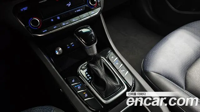 Hyundai Ioniq 2019 — фото 9