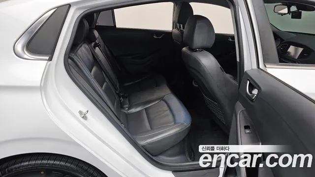 Hyundai Ioniq 2019 — фото 11