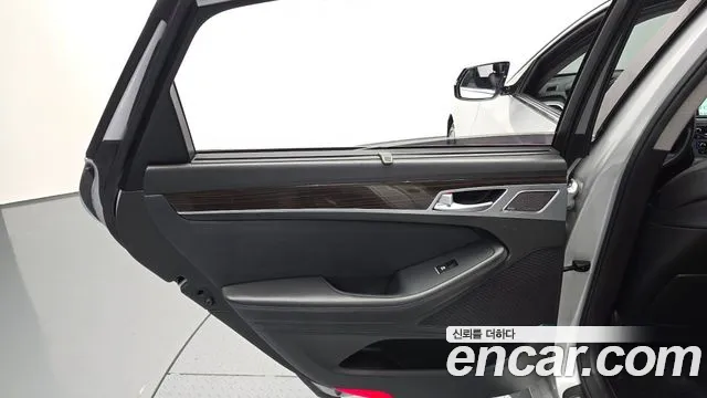 Genesis G80 2018 — фото 15