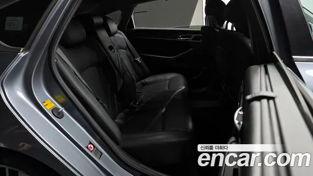 Hyundai Genesis 2016 — фото 11