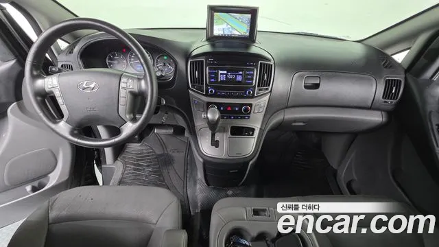 Hyundai Starex 2017 — фото 10