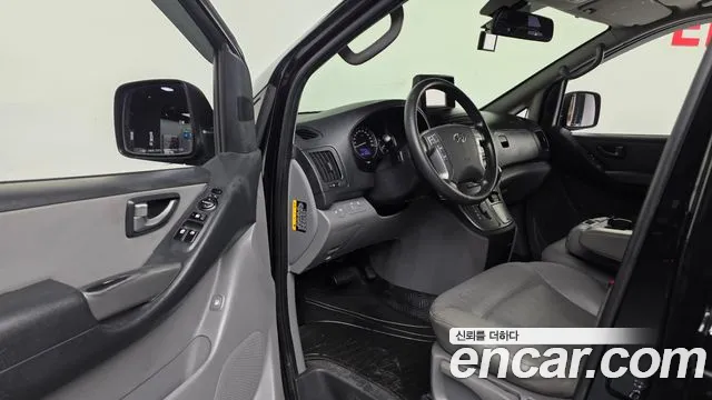 Hyundai Starex 2017 — фото 13