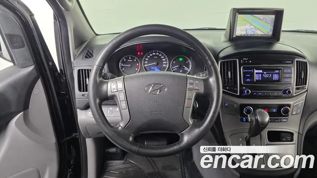 Hyundai Starex 2017 — фото 19