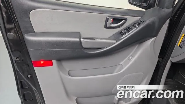 Hyundai Starex 2017 — фото 14