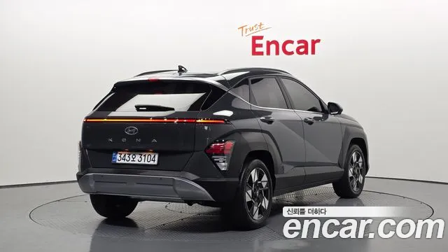 Hyundai Kona 2023 — фото 2