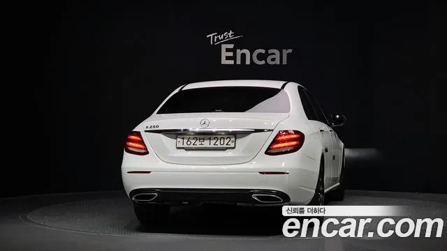 Mercedes-Benz E-Class 2020 — фото 4