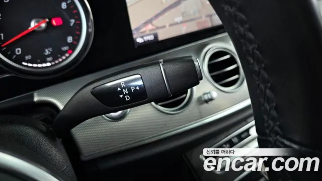 Mercedes-Benz E-Class 2020 — фото 12