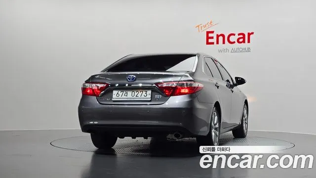 Toyota Camry 2017 — фото 4