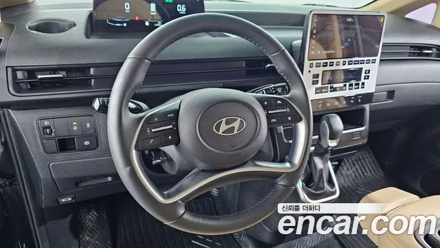 Hyundai Staria 2025 — фото 17