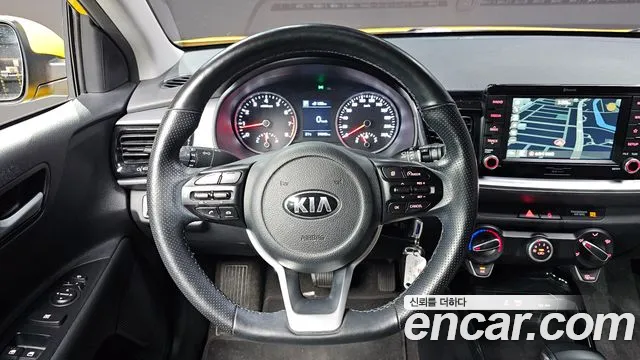 Kia Stonic 2018 — фото 12