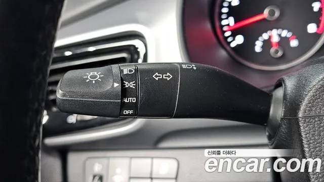 Kia Stonic 2018 — фото 13