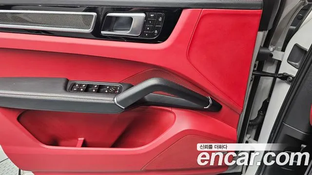 Porsche Cayenne 2023 — фото 19