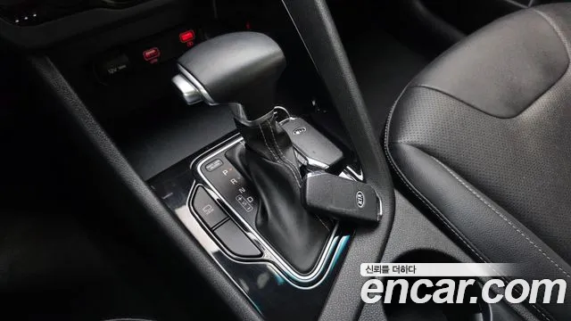 Kia Niro 2021 — фото 11