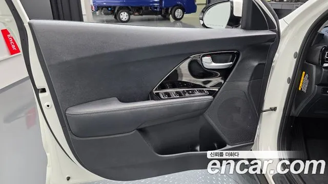 Kia Niro 2021 — фото 13