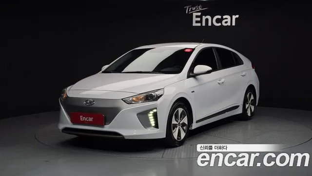 Hyundai Ioniq 2018 — фото 1