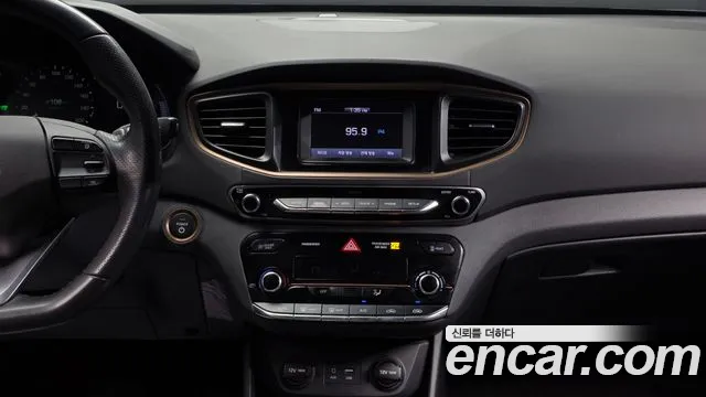Hyundai Ioniq 2018 — фото 12