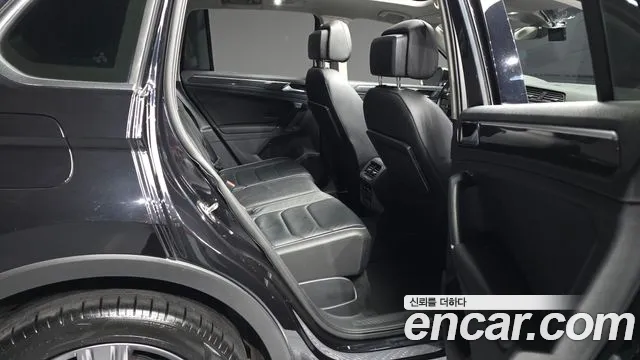 Volkswagen Tiguan 2018 — фото 12