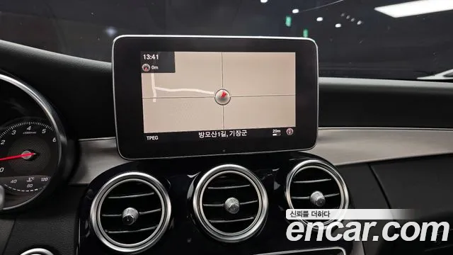 Mercedes-Benz C-Class 2017 — фото 15