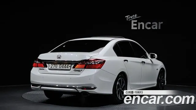 Honda Accord 2017 — фото 2