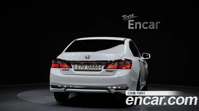 Honda Accord 2017 — фото 4