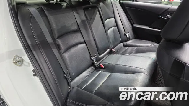 Honda Accord 2017 — фото 11