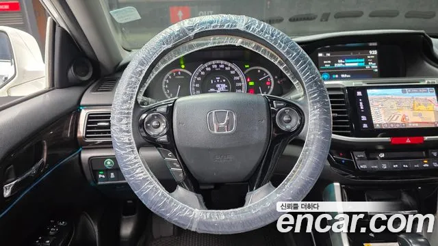 Honda Accord 2017 — фото 13
