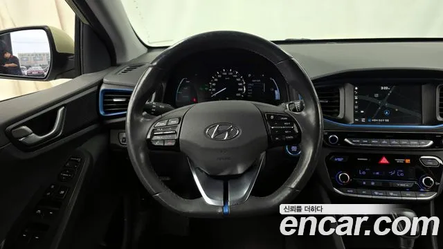 Hyundai Ioniq 2016 — фото 13