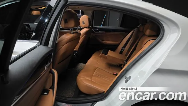 BMW 5-Series 2018 — фото 12