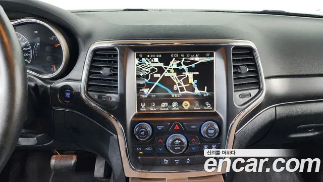 Jeep Cherokee 2015 — фото 12
