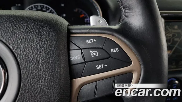 Jeep Cherokee 2015 — фото 15
