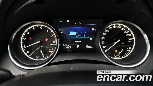 Toyota Camry 2018 — фото 11