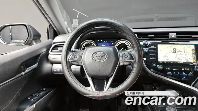 Toyota Camry 2018 — фото 18