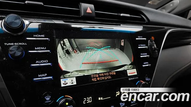 Toyota Camry 2018 — фото 20