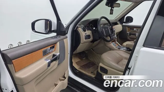 Land Rover Discovery 2015 — фото 10