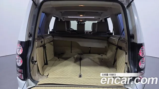 Land Rover Discovery 2015 — фото 20