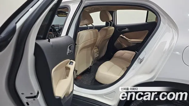 Mercedes-Benz GLA-Class 2018 — фото 16