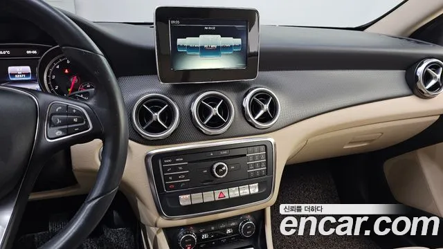 Mercedes-Benz GLA-Class 2018 — фото 19