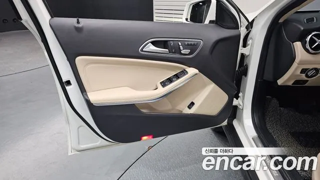 Mercedes-Benz GLA-Class 2018 — фото 13
